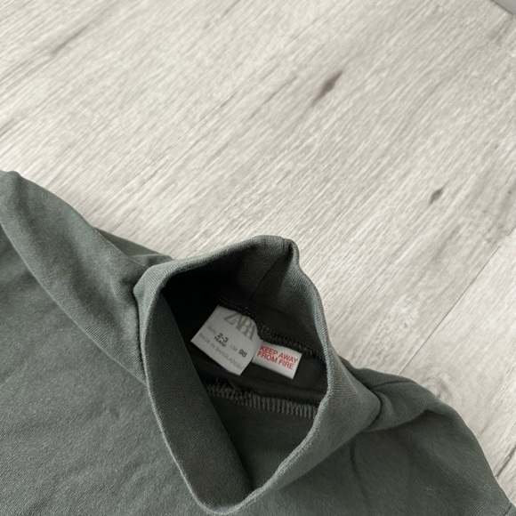 Zara Turtle Necks - Picture 2 of 2
